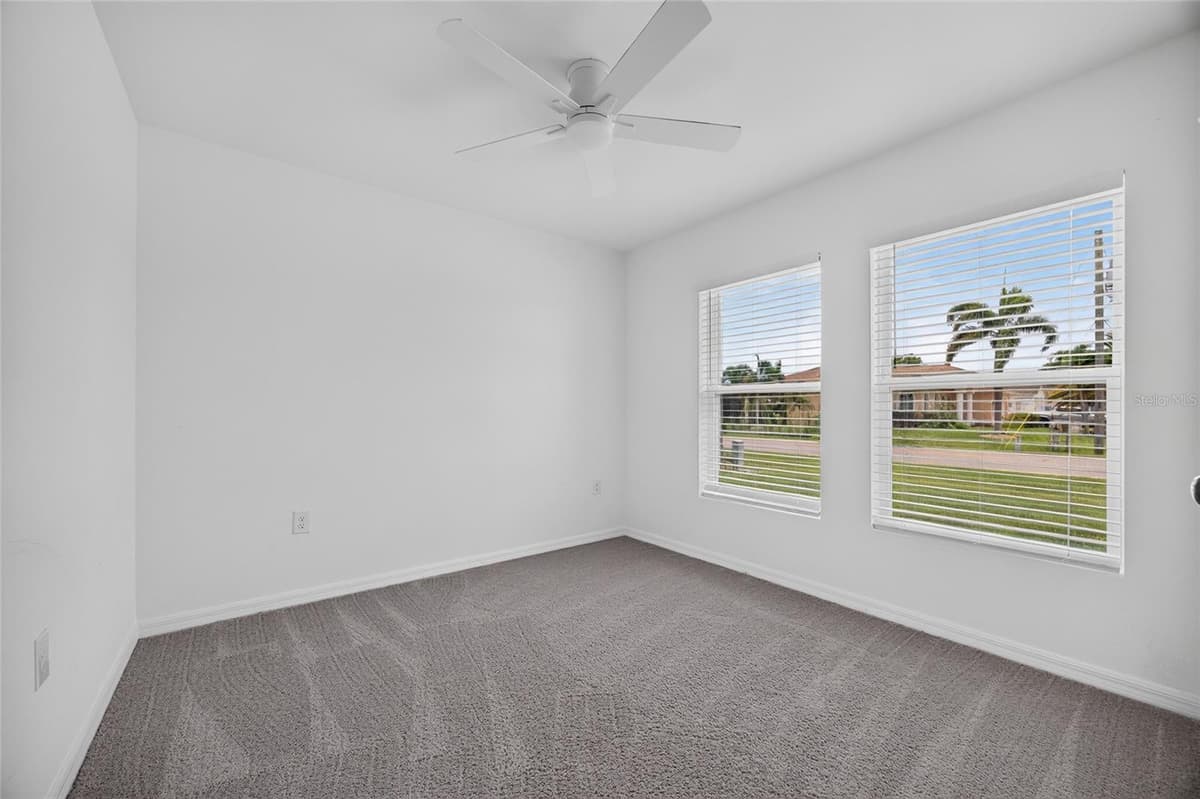 25138 ALICANTE DRIVE — photo 18 of 41