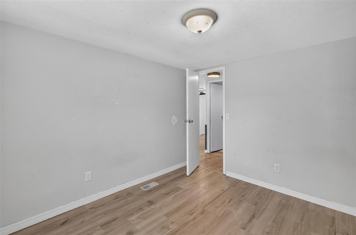 2535 172ND STREET — photo 32 of 44