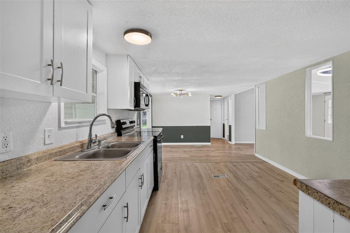 2535 172ND STREET — photo 19 of 44