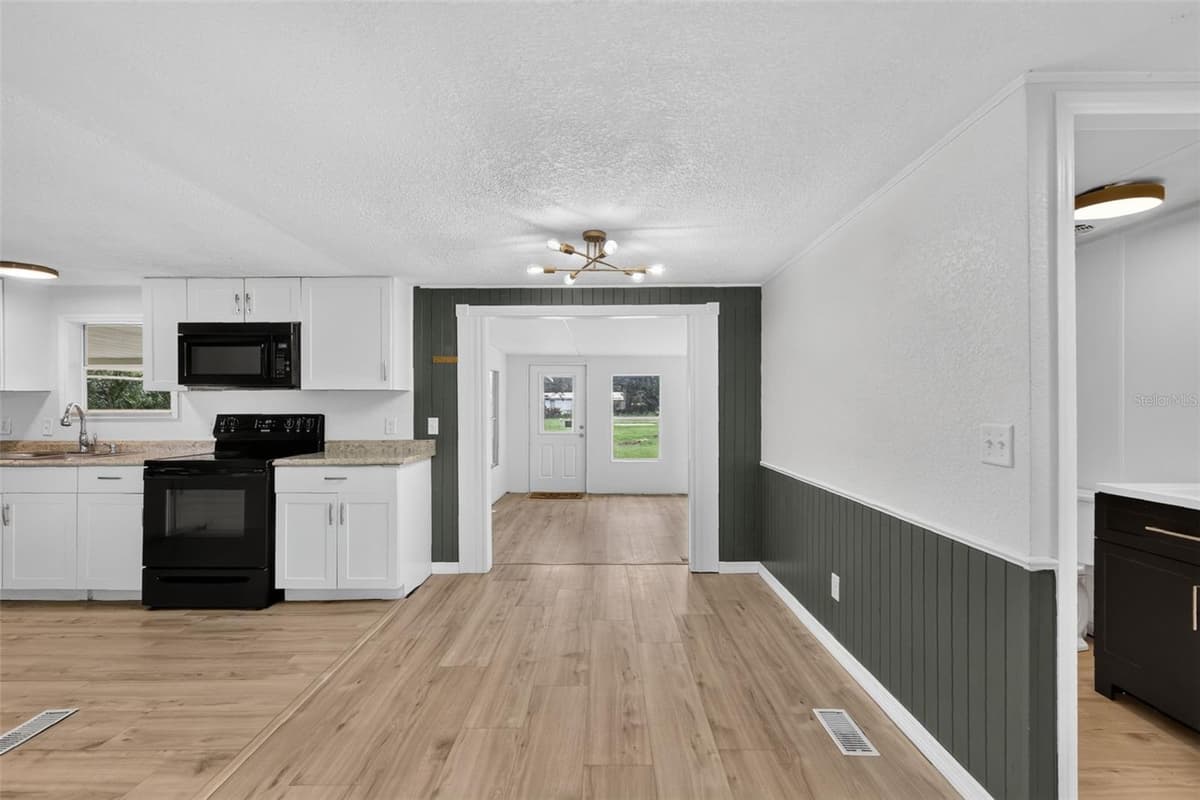 2535 172ND STREET — photo 15 of 44