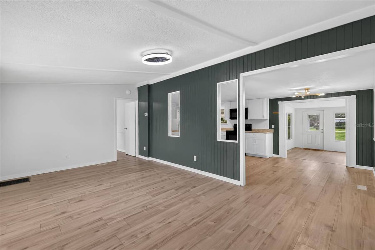 2535 172ND STREET — photo 9 of 44
