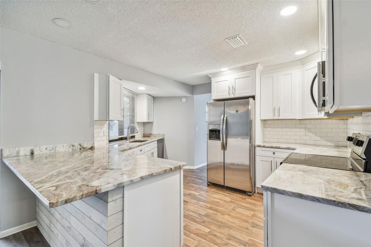 1010 RIFLECREST AVENUE — photo 7 of 40