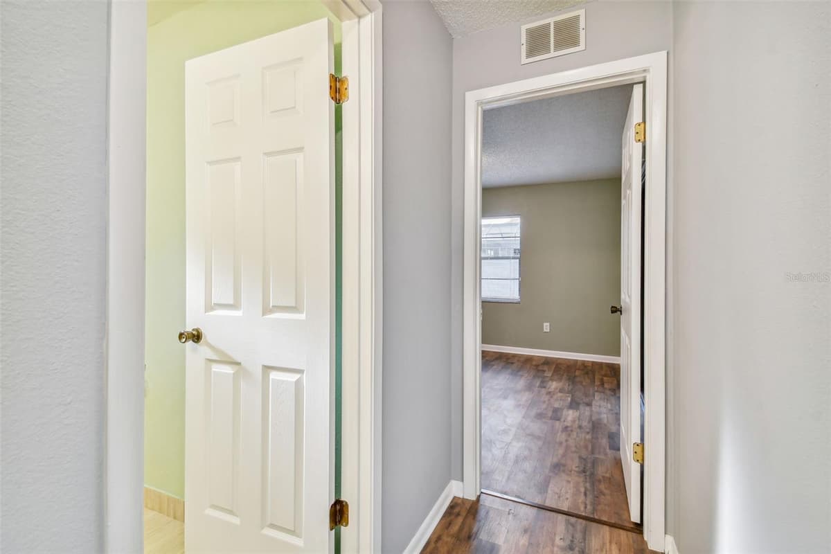 1010 RIFLECREST AVENUE — photo 12 of 40