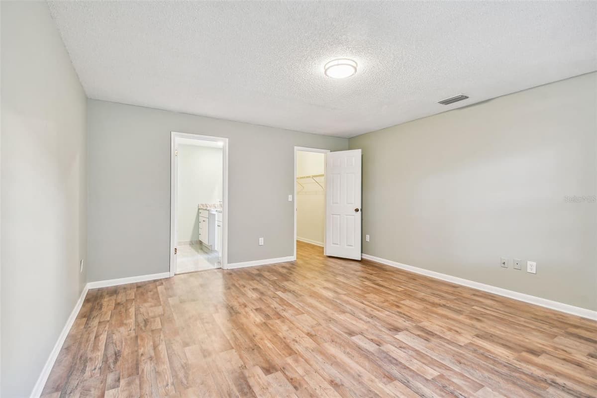 1010 RIFLECREST AVENUE — photo 23 of 40