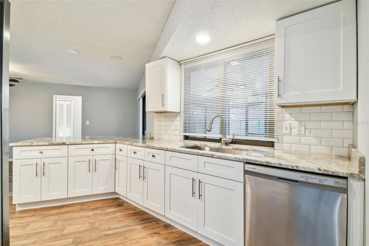 1010 RIFLECREST AVENUE — photo 11 of 40