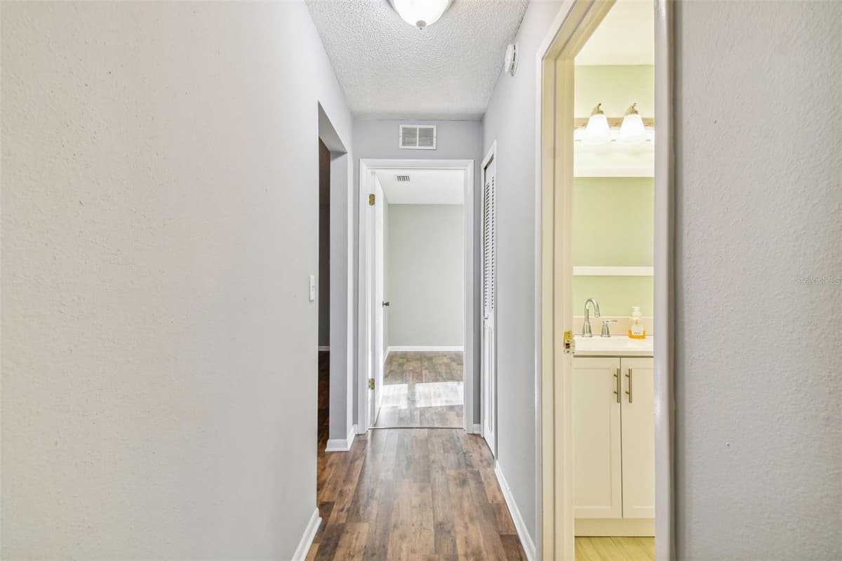 1010 RIFLECREST AVENUE — photo 18 of 40