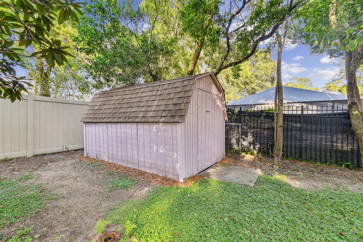 1010 RIFLECREST AVENUE — photo 36 of 40
