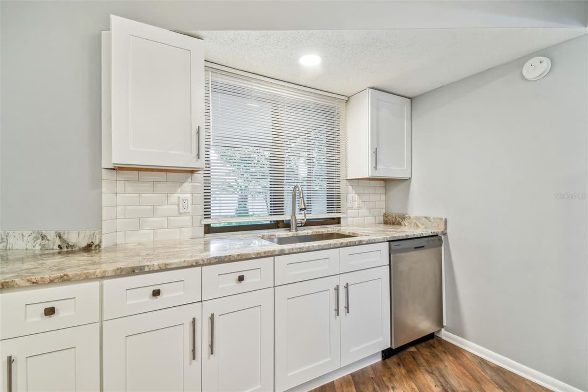 1010 RIFLECREST AVENUE — photo 10 of 40