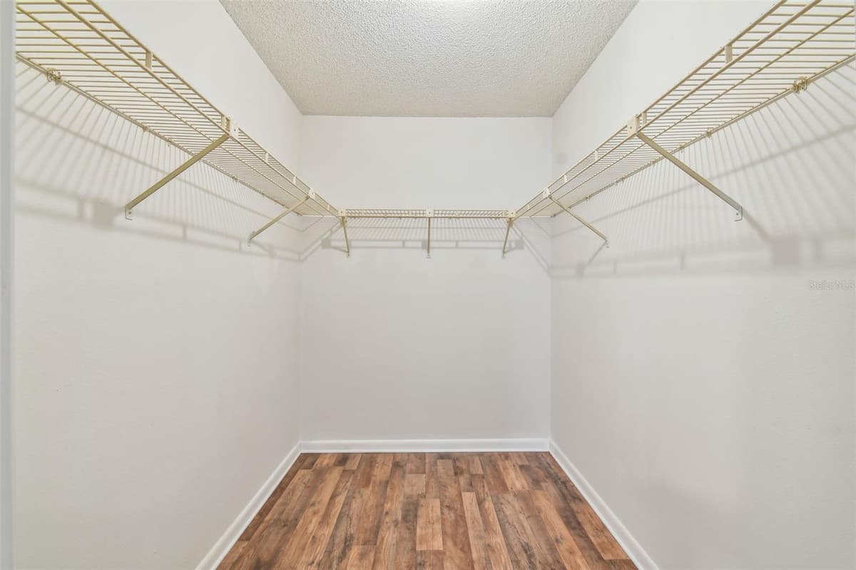 1010 RIFLECREST AVENUE — photo 25 of 40