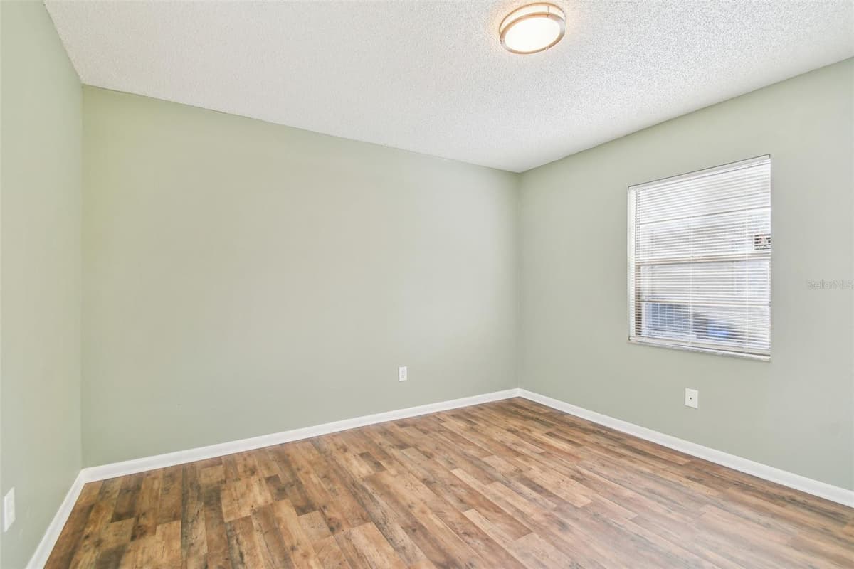 1010 RIFLECREST AVENUE — photo 19 of 40