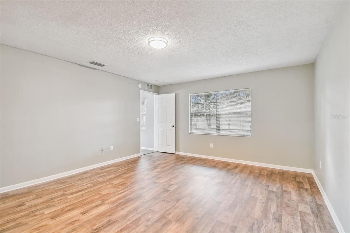 1010 RIFLECREST AVENUE — photo 24 of 40