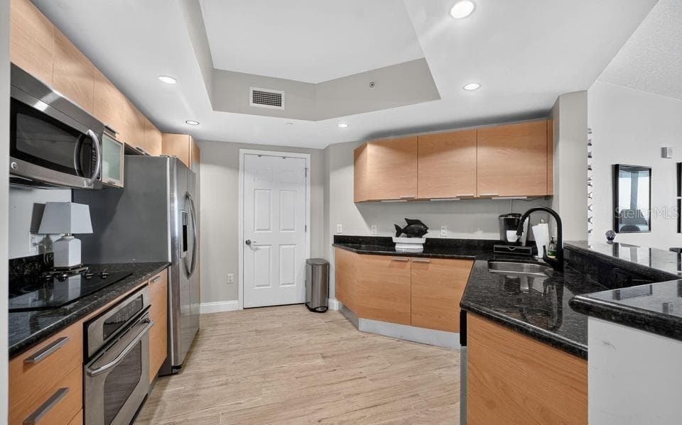 241 RIVERSIDE DRIVE — photo 11 of 52