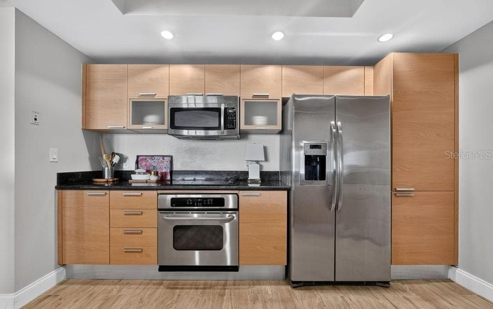 241 RIVERSIDE DRIVE — photo 9 of 52