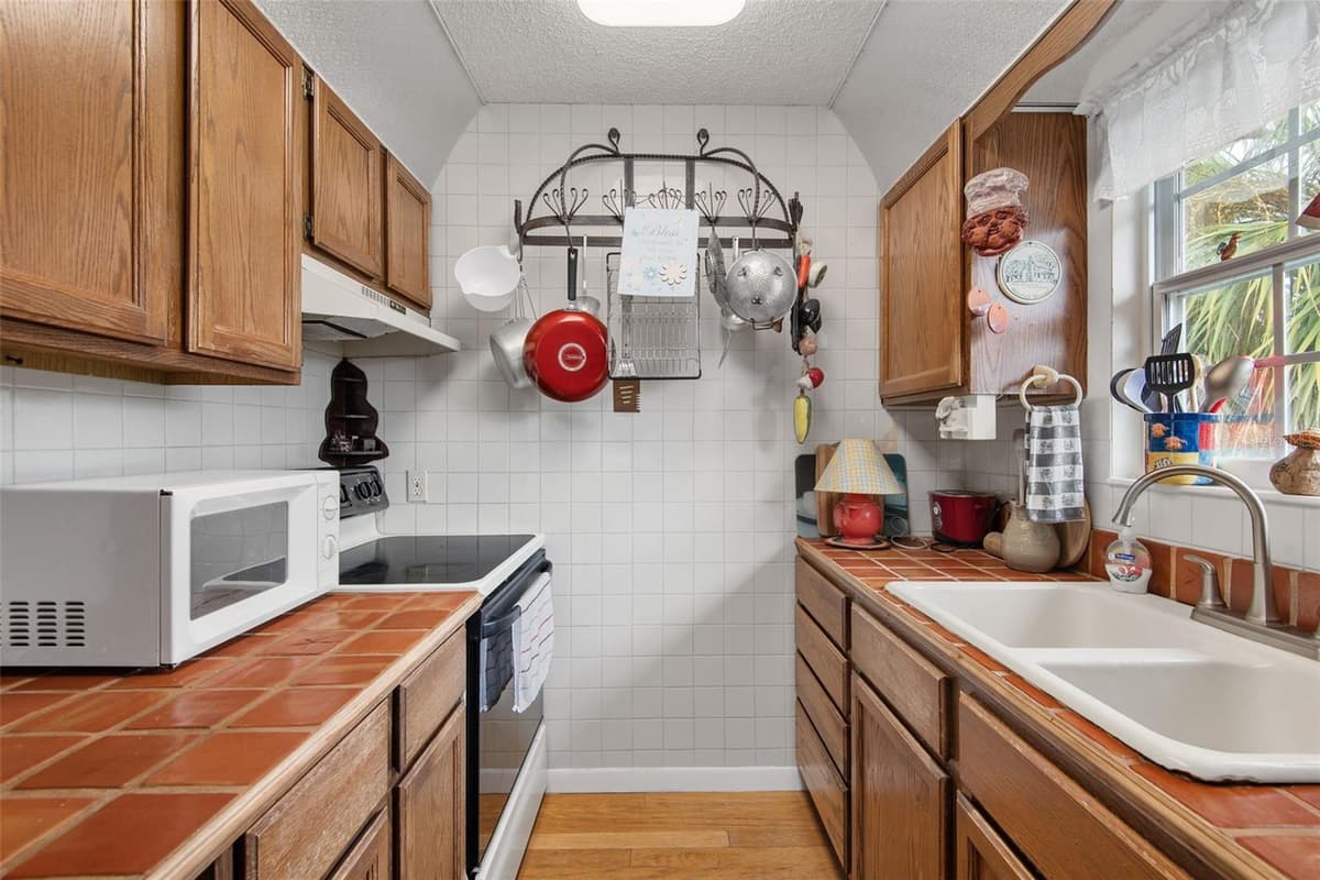 309 CYPRESS STREET — photo 10 of 80