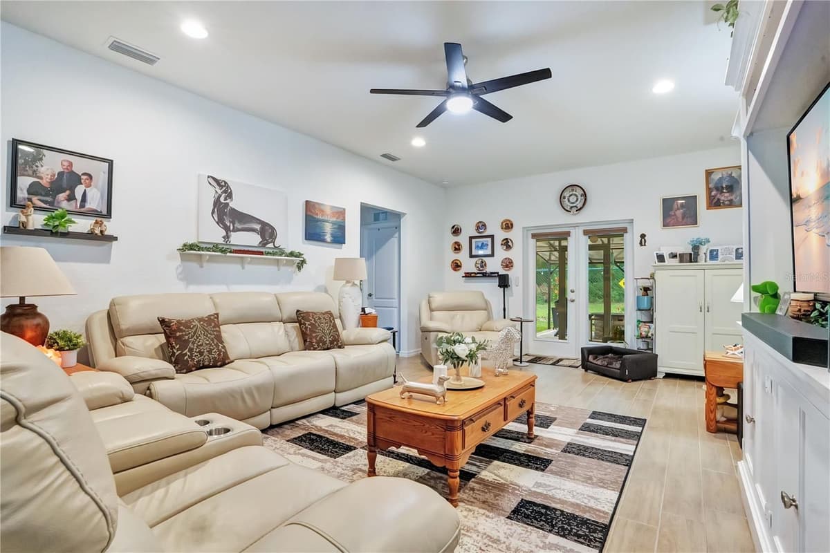 1153 BISHOP STREET — photo 4 of 27