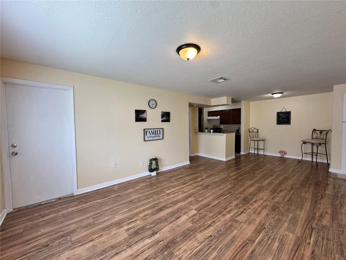 202 RED MAPLE PLACE — photo 12 of 36