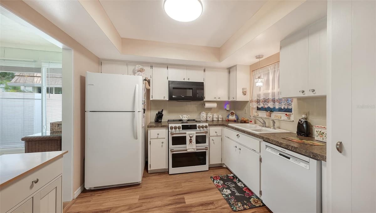2623 RIVERBLUFF PARKWAY — photo 14 of 55