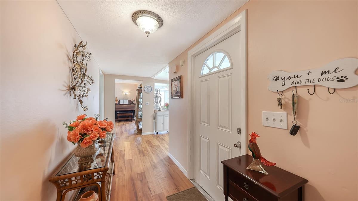2623 RIVERBLUFF PARKWAY — photo 5 of 55