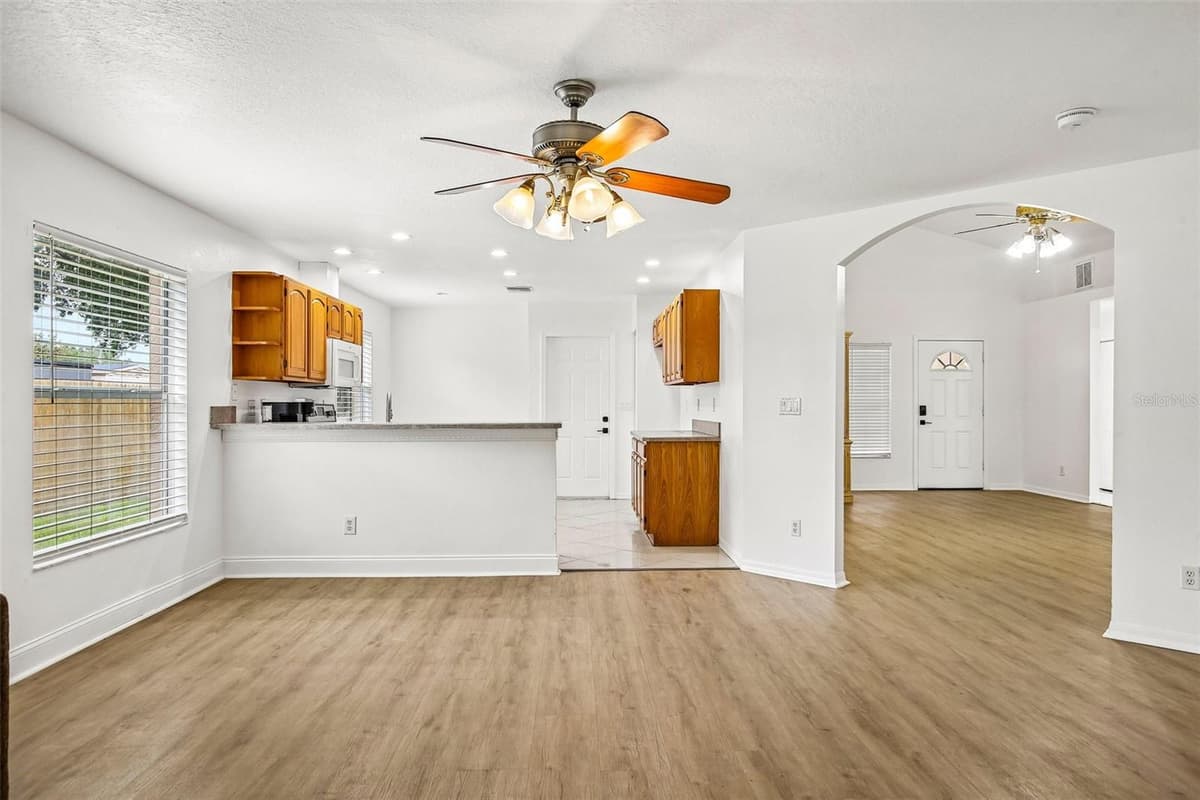 1539 VALENCIA STREET — photo 6 of 32