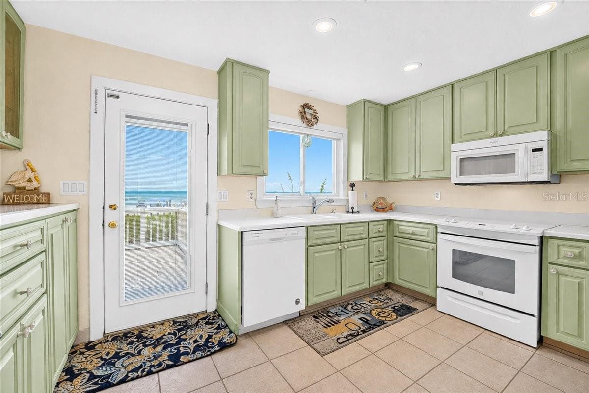 921 ATLANTIC AVENUE — photo 13 of 36