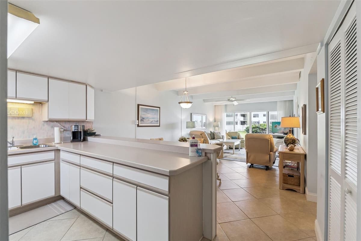 4821 SAXON DRIVE — photo 19 of 51