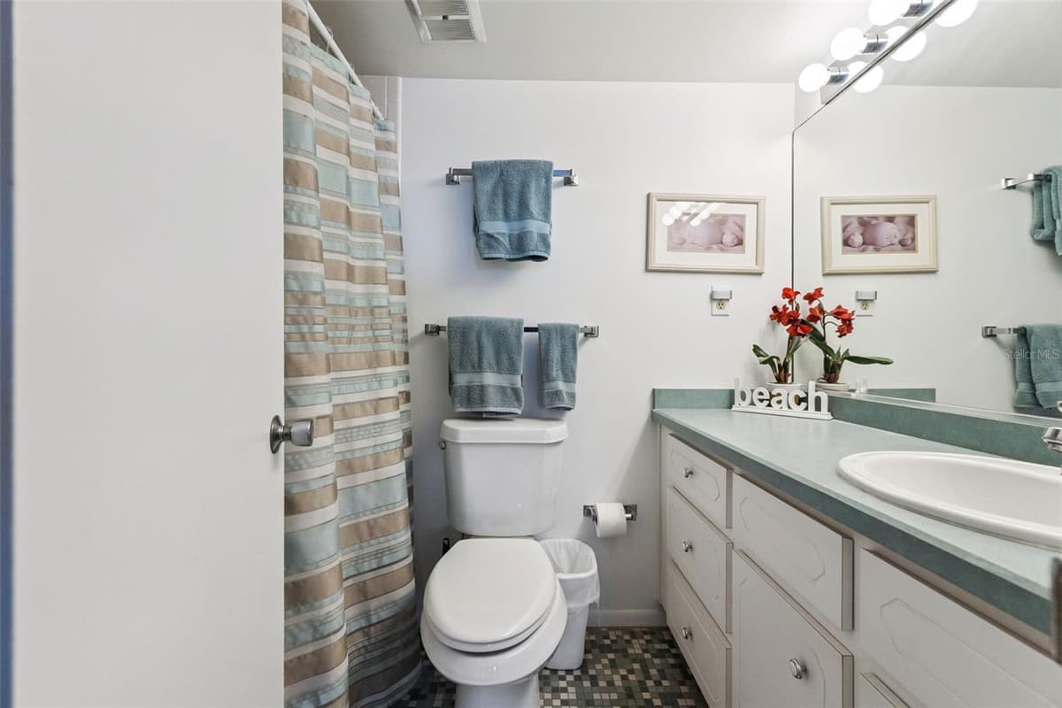 4821 SAXON DRIVE — photo 35 of 51