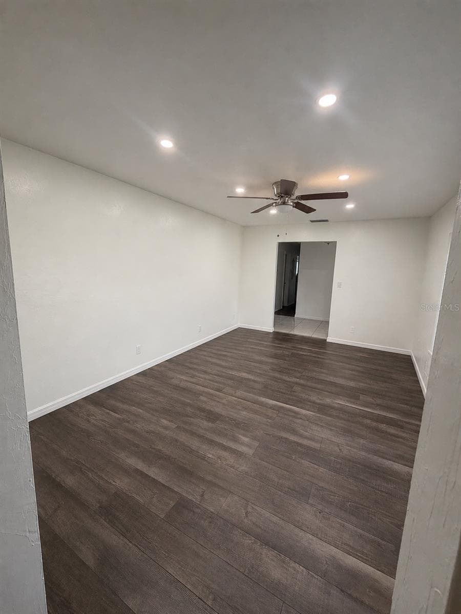1221 SKATES STREET — photo 6 of 41