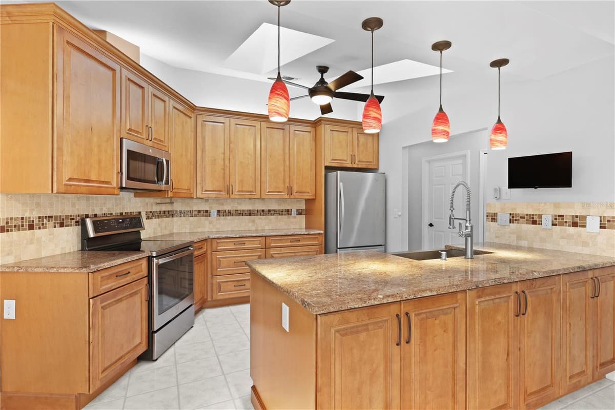 6857 IDLEWILD STREET — photo 7 of 68