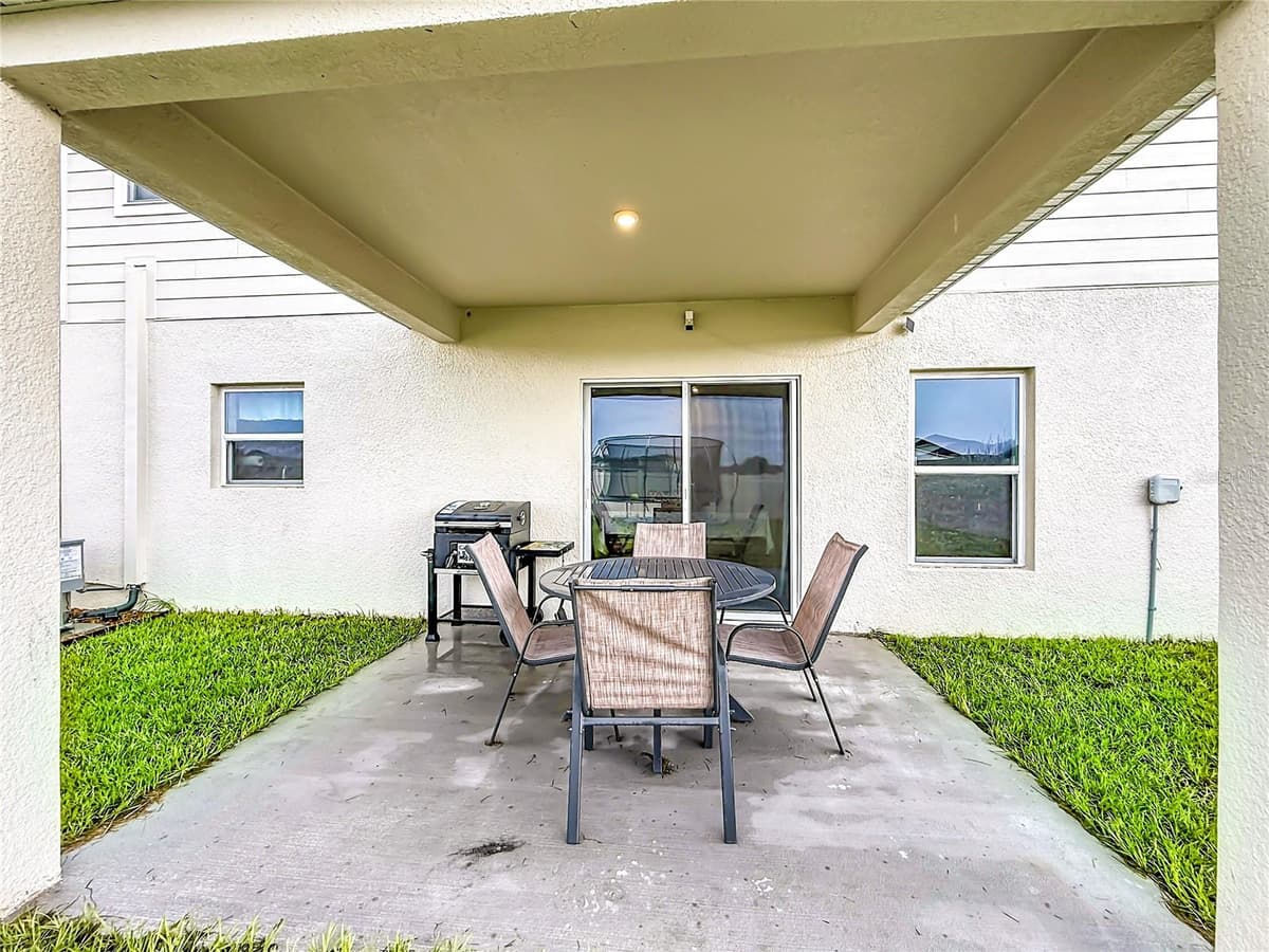 1586 TEXAS AVENUE — photo 47 of 52