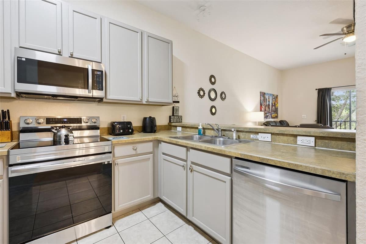 110 WATLING WAY — photo 8 of 64