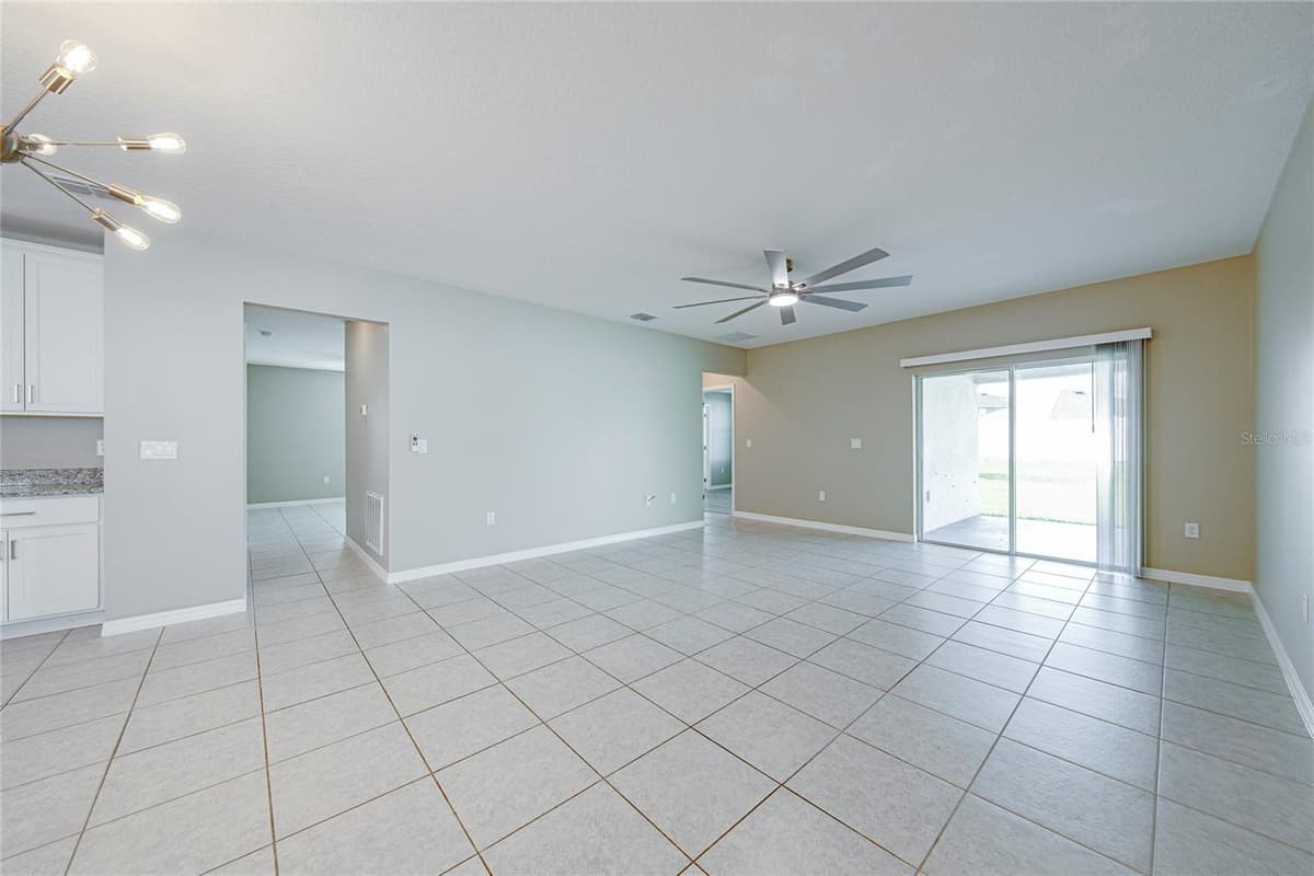 352 BRIARBROOK LANE — photo 16 of 43