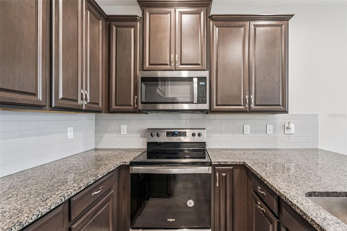 9457 RANDAL PARK BOULEVARD — photo 15 of 76