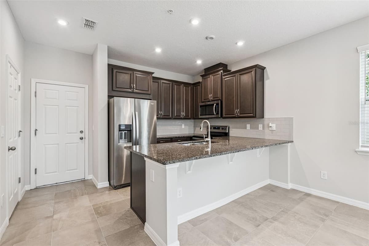 9457 RANDAL PARK BOULEVARD — photo 18 of 76