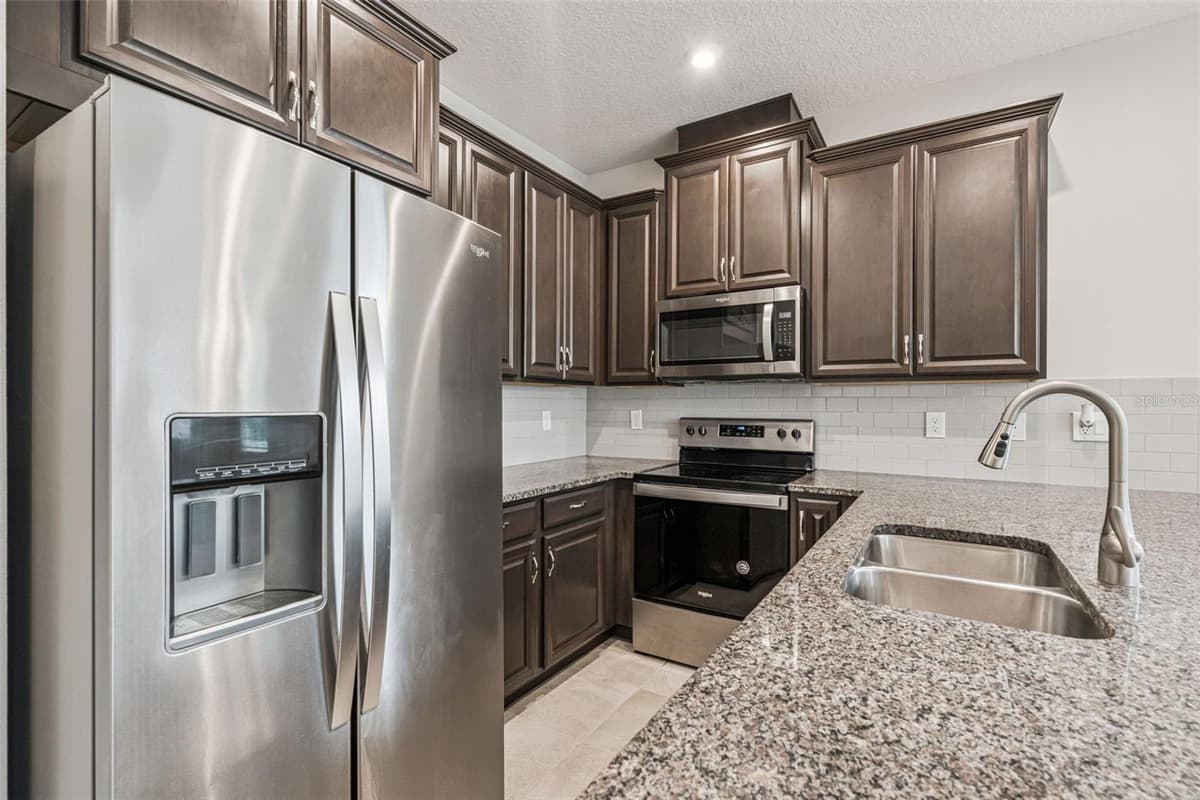 9457 RANDAL PARK BOULEVARD — photo 14 of 76
