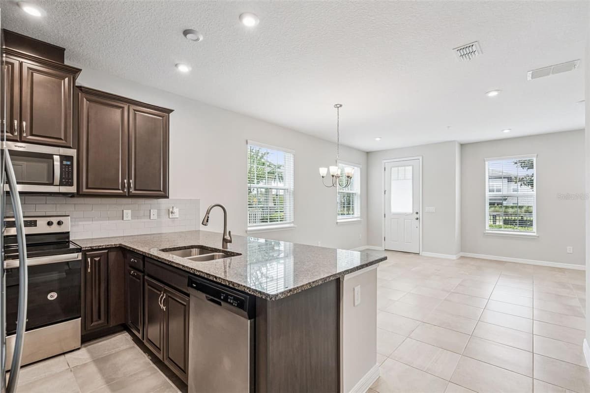 9457 RANDAL PARK BOULEVARD — photo 16 of 76