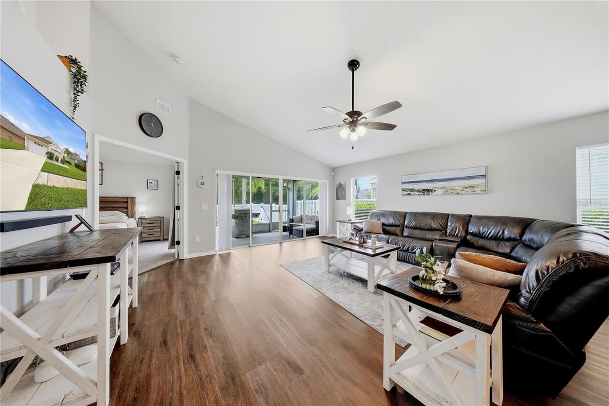 6618 SUMMER COVE DRIVE — photo 7 of 36