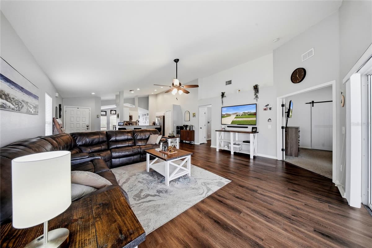 6618 SUMMER COVE DRIVE — photo 11 of 36