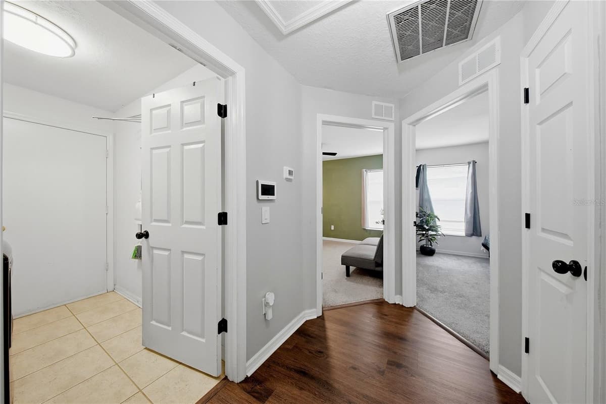 6618 SUMMER COVE DRIVE — photo 5 of 36