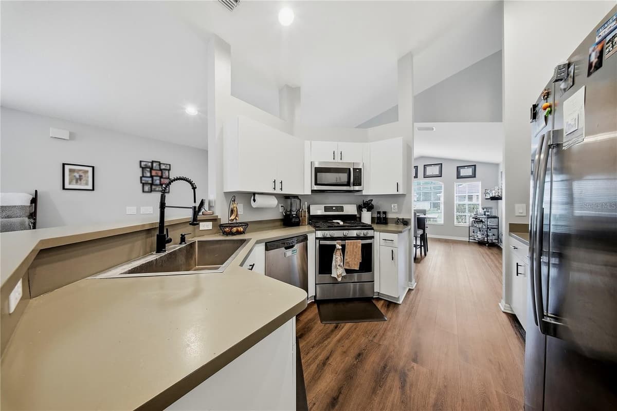 6618 SUMMER COVE DRIVE — photo 14 of 36