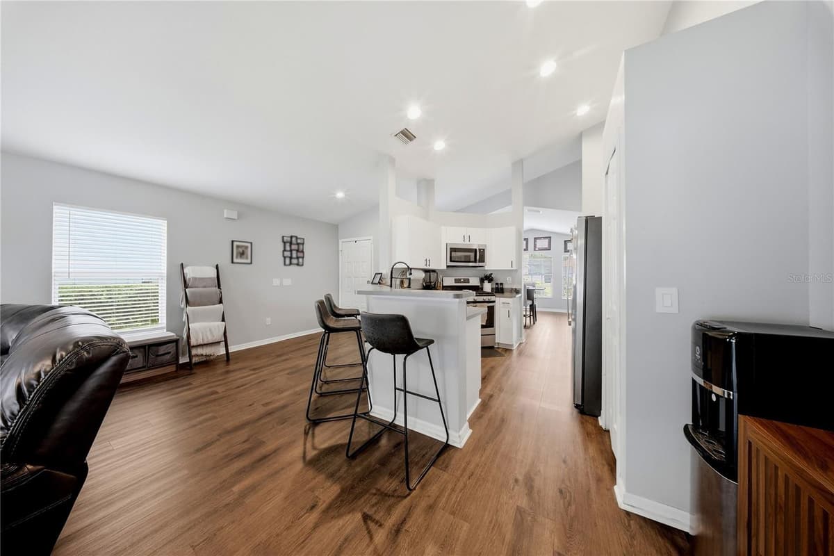 6618 SUMMER COVE DRIVE — photo 13 of 36