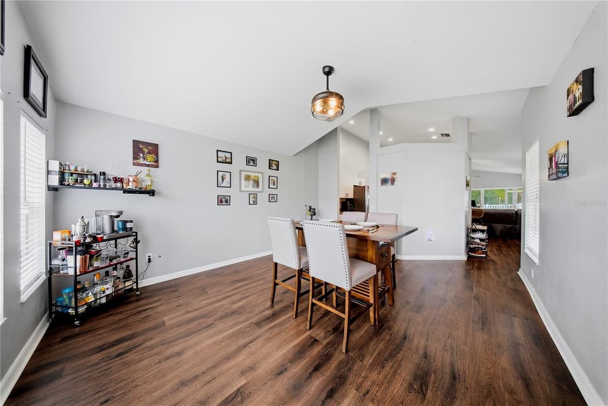 6618 SUMMER COVE DRIVE — photo 18 of 36