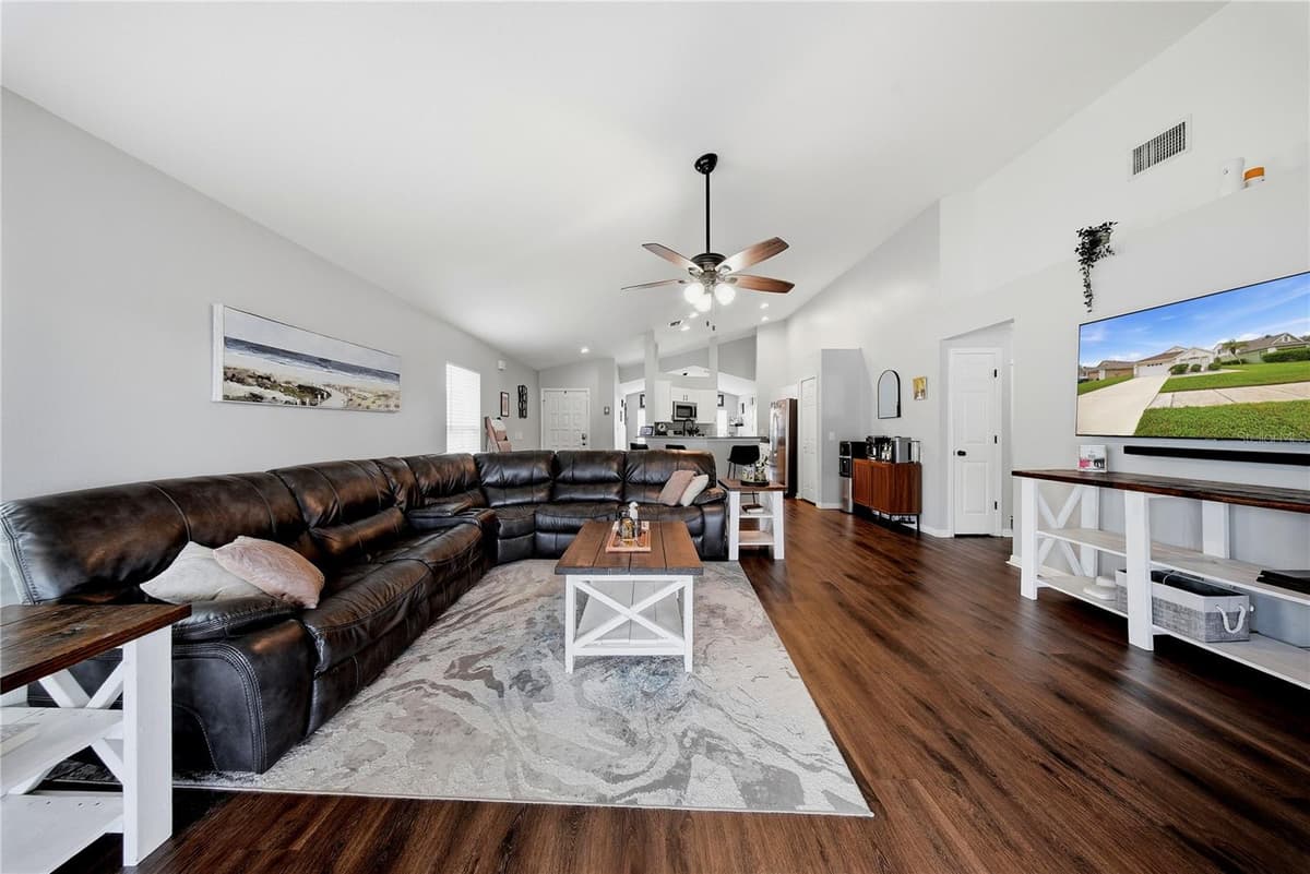 6618 SUMMER COVE DRIVE — photo 10 of 36
