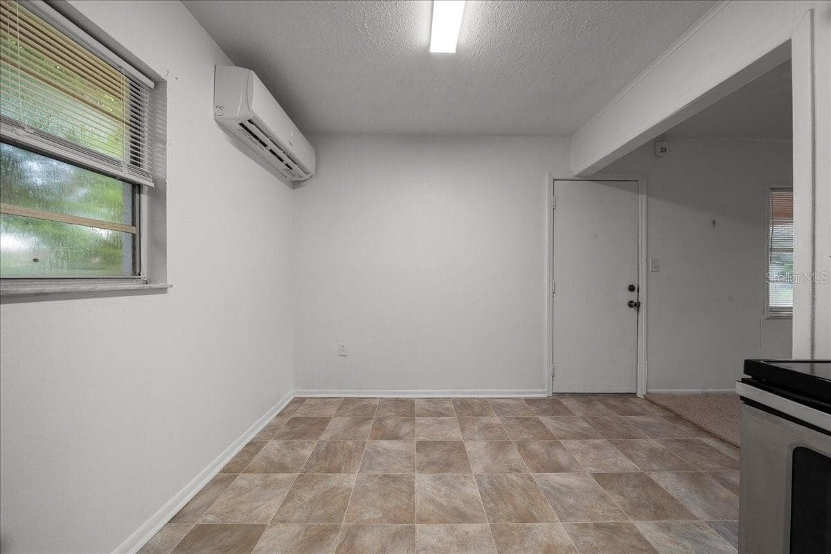 1708 OHIO STREET — photo 15 of 39