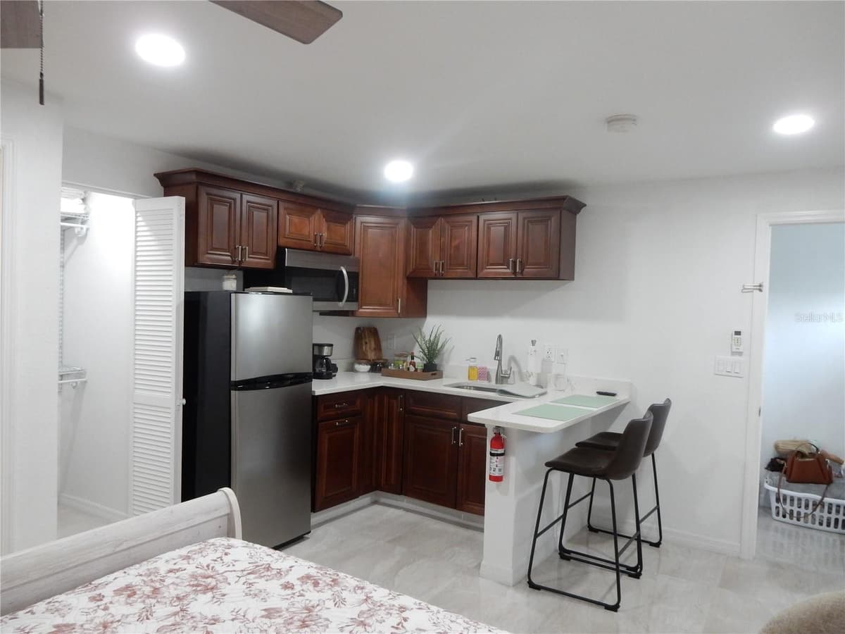 7124 ASHWOOD DRIVE — photo 17 of 29
