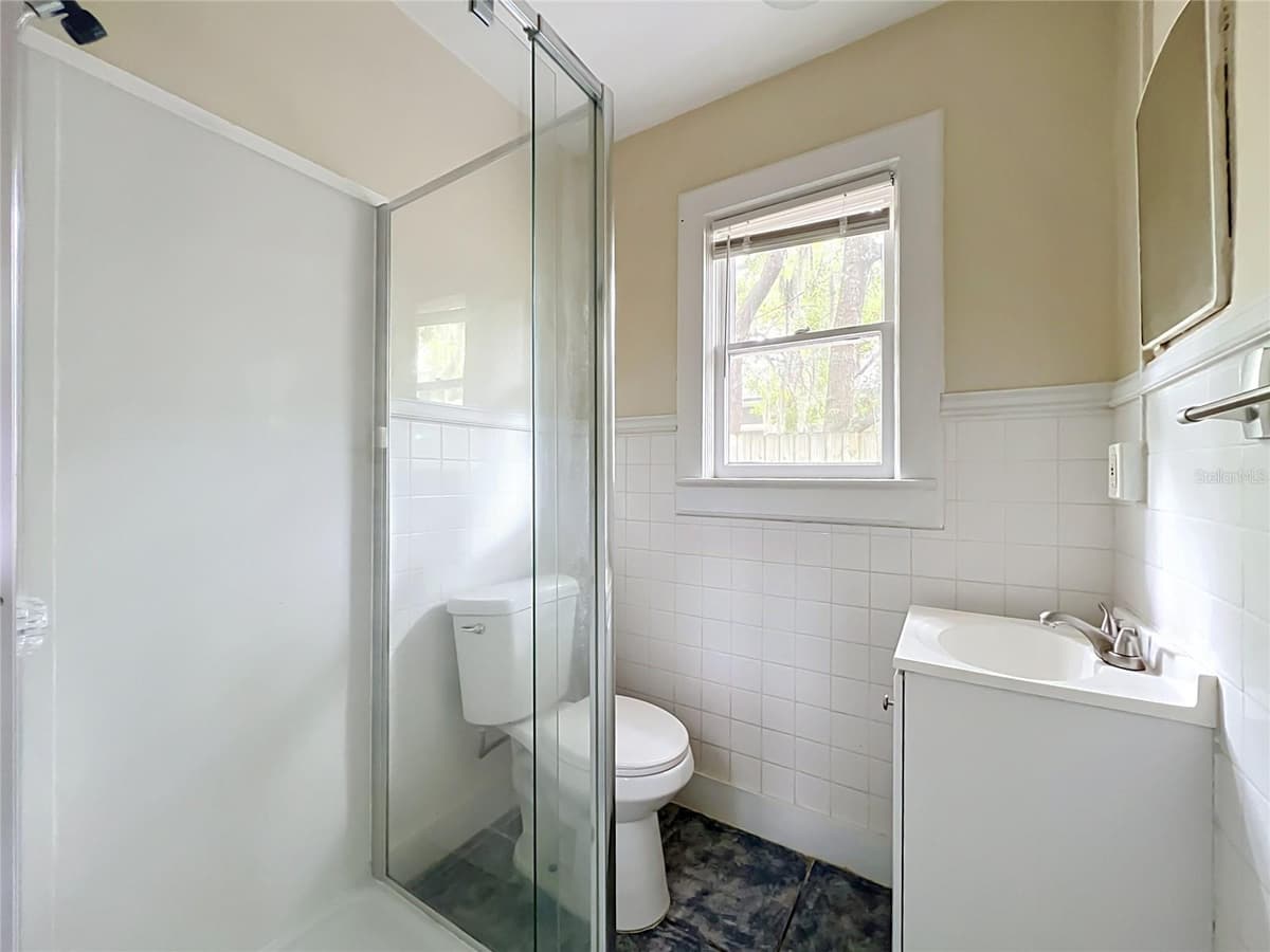 223 ESTHER STREET — photo 24 of 45