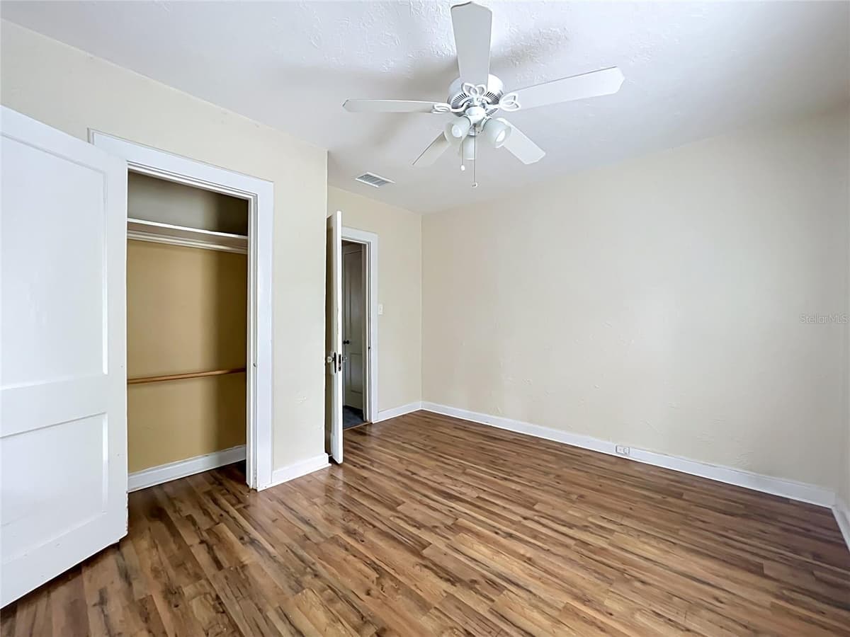 223 ESTHER STREET — photo 23 of 45