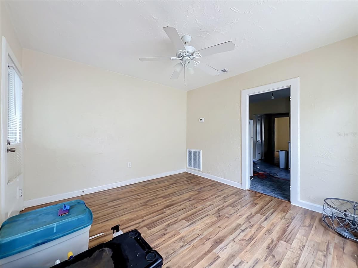 223 ESTHER STREET — photo 12 of 45