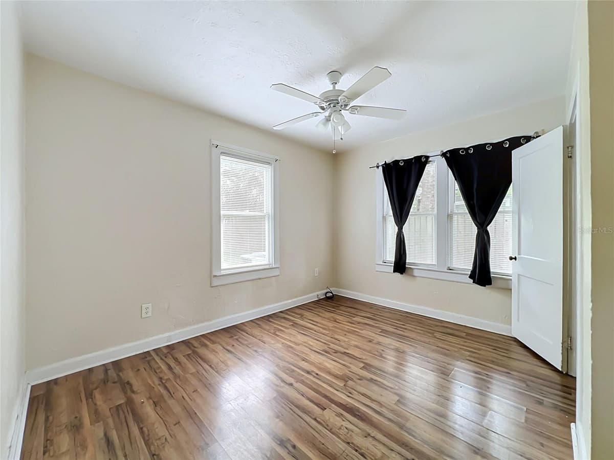223 ESTHER STREET — photo 21 of 45