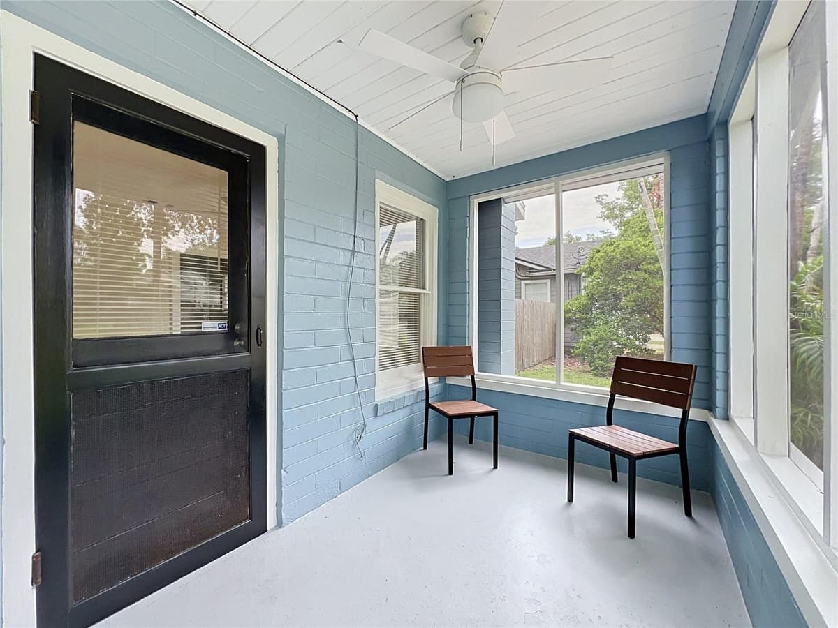 223 ESTHER STREET — photo 9 of 45