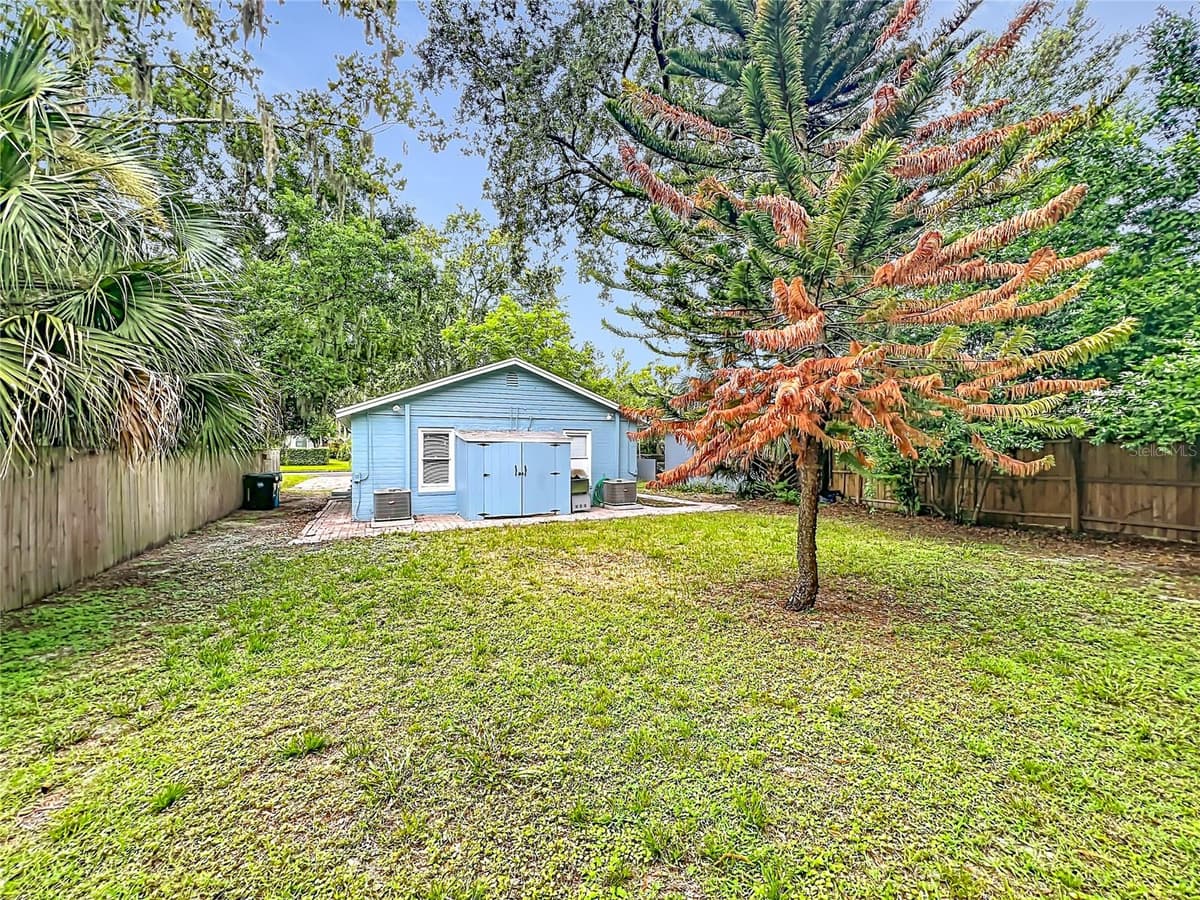 223 ESTHER STREET — photo 33 of 45